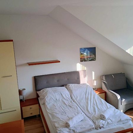 Pokoje Goscinne Kolc Jastarnia Exterior foto