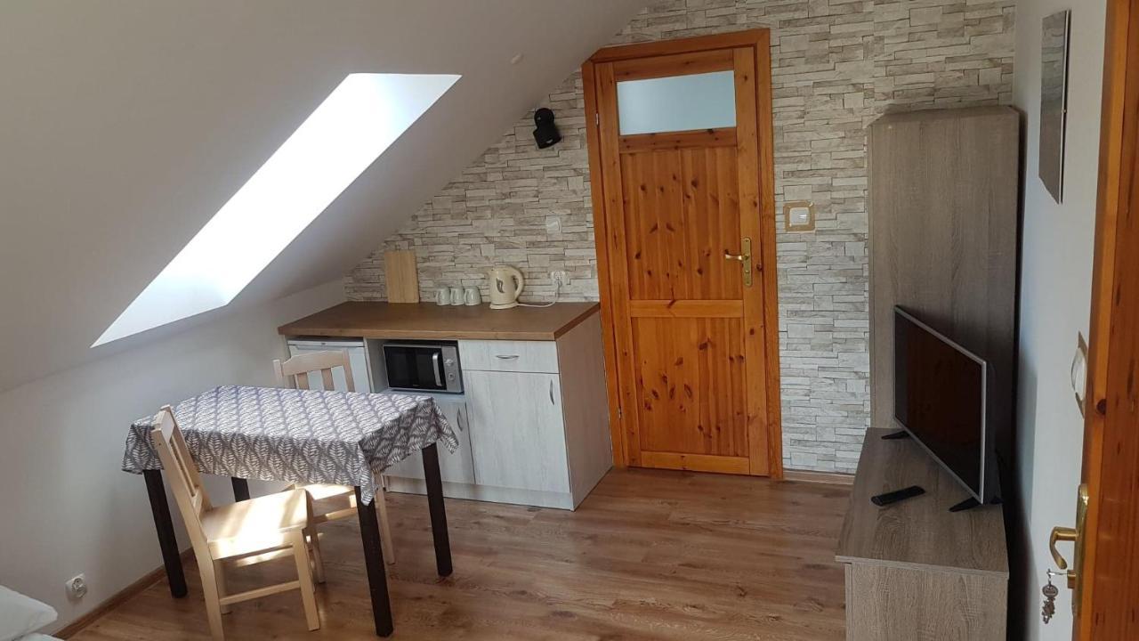 Pokoje Goscinne Kolc Jastarnia Exterior foto