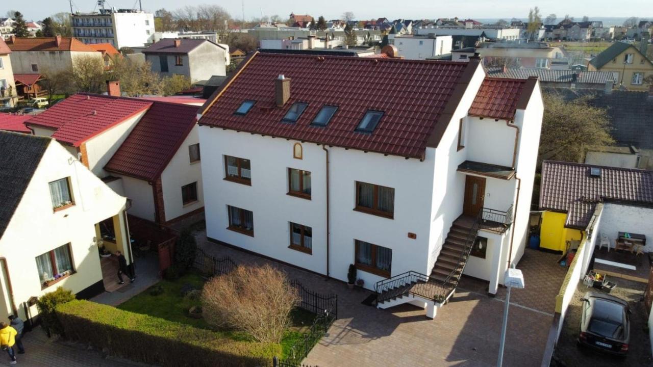 Pokoje Goscinne Kolc Jastarnia Exterior foto