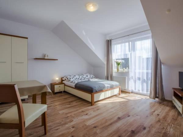 Pokoje Goscinne Kolc Jastarnia Exterior foto